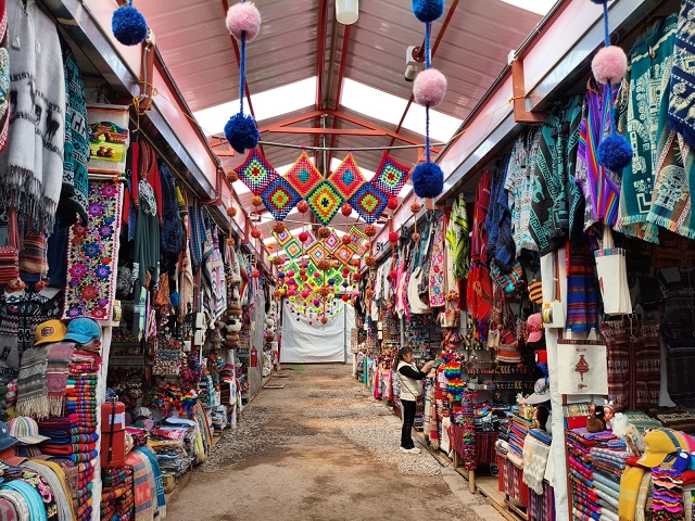 דוכנים בשוק של קוסקו